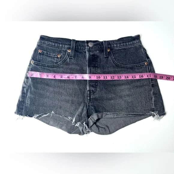 Levis Women's Dark Gray Denim Shorts Size- 28 - Picture 3 of 5